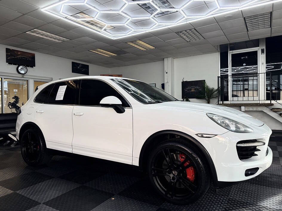 Used 2012 Porsche Cayenne Turbo AWD/4WD image 3
