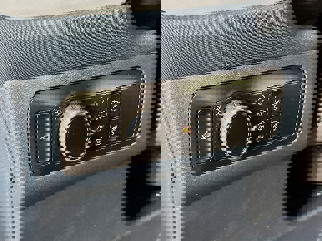 New 2025 Ford Maverick XLT w/ XLT Luxury Package image 26