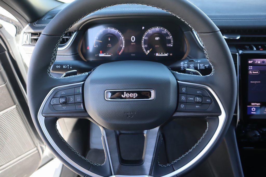 New 2025 Jeep Grand Cherokee L Limited w/ Black Appearance Package image 3