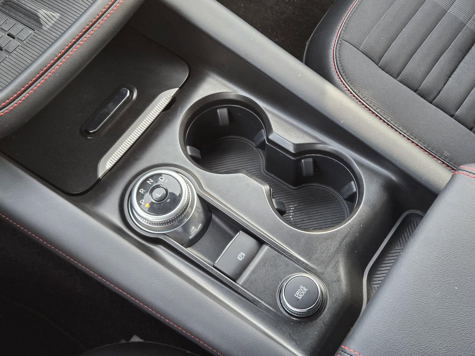 Used 2025 Ford Explorer ST-Line w/ Premium Package image 23