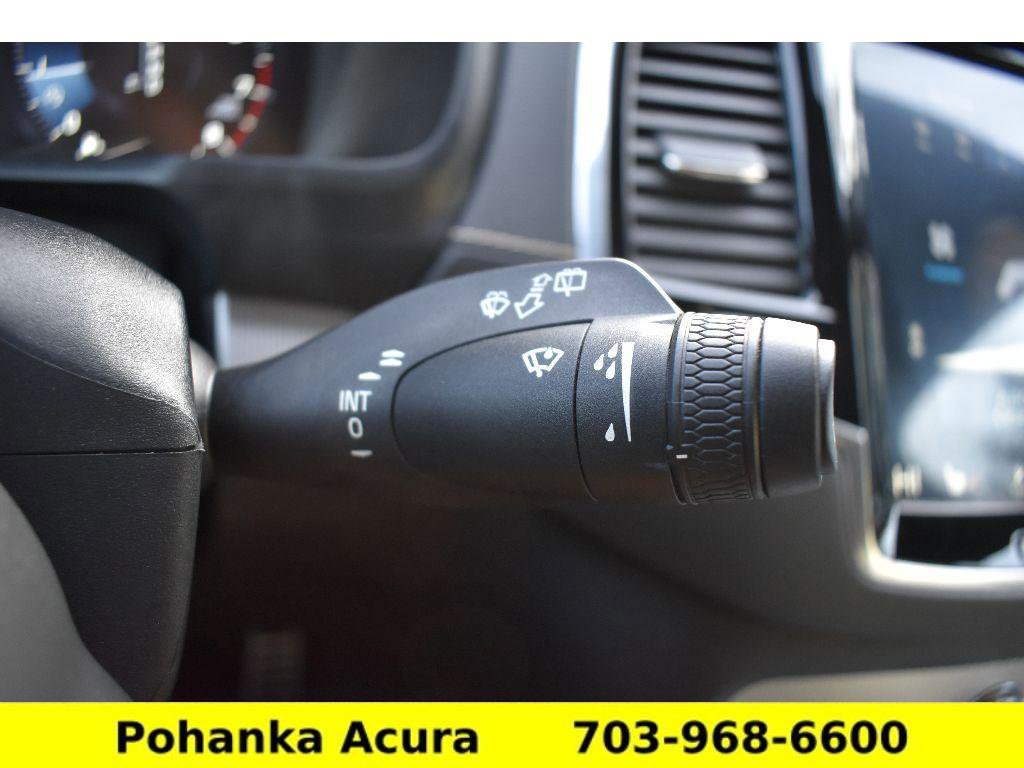 Used 2020 Volvo XC90 T6 R-Design image 11
