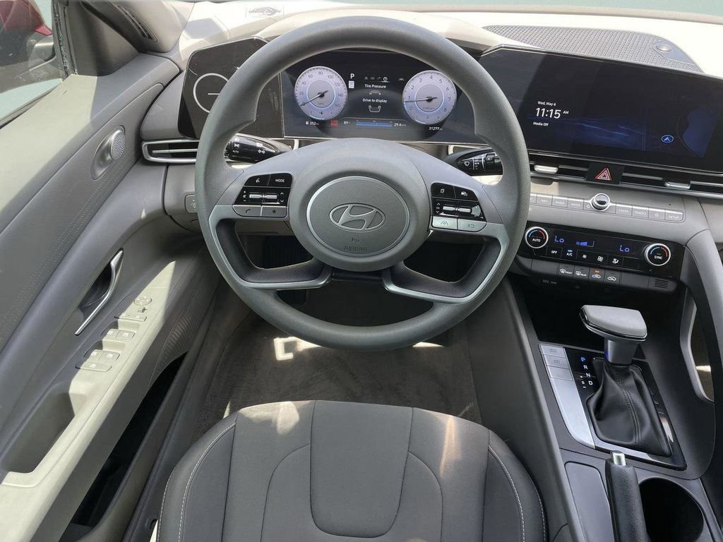 Certified 2024 Hyundai Elantra SEL FWD image 16