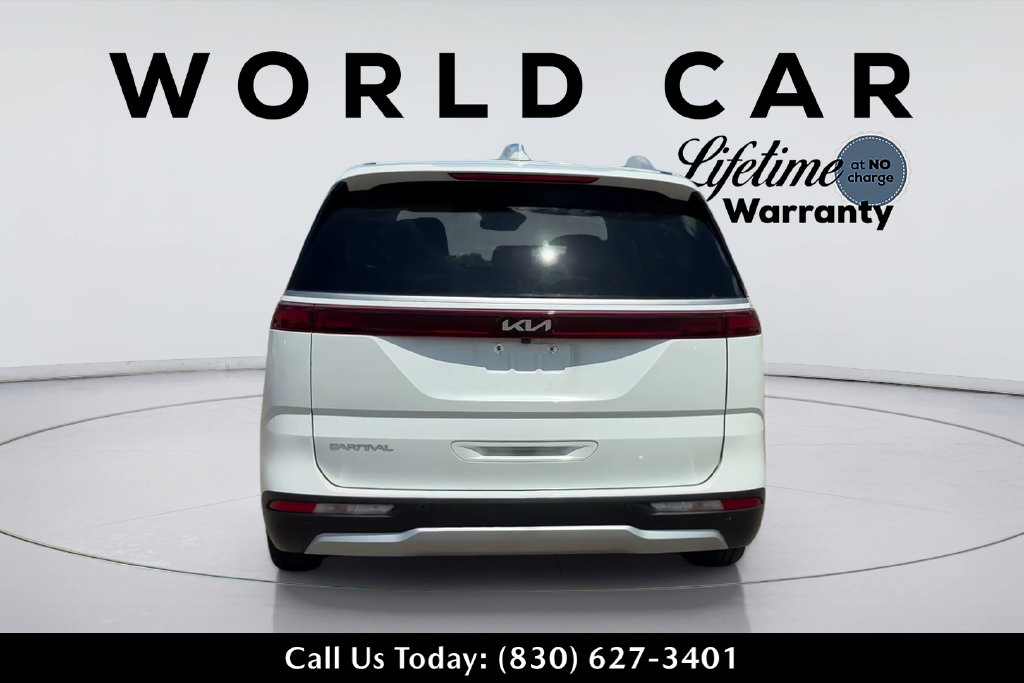 Used 2024 Kia Carnival EX FWD image 4
