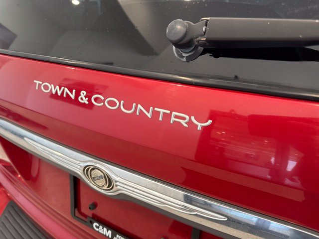 Used 2001 Chrysler Town & Country LX FWD image 13