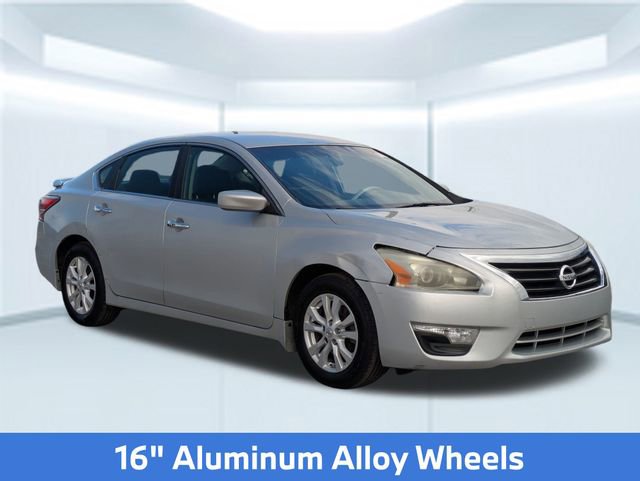 Used 2014 Nissan Altima 2.5 S w/ Sport Value Package image 9