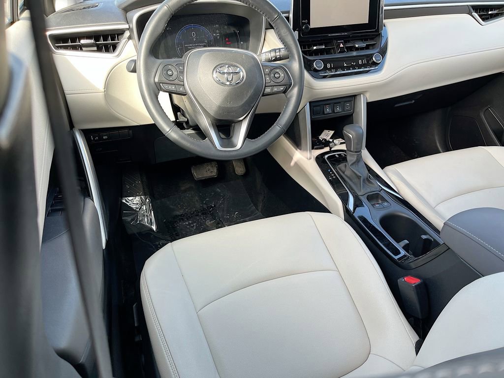 Used 2023 Toyota Corolla Cross XLE w/ Convenience Package AWD/4WD image 23