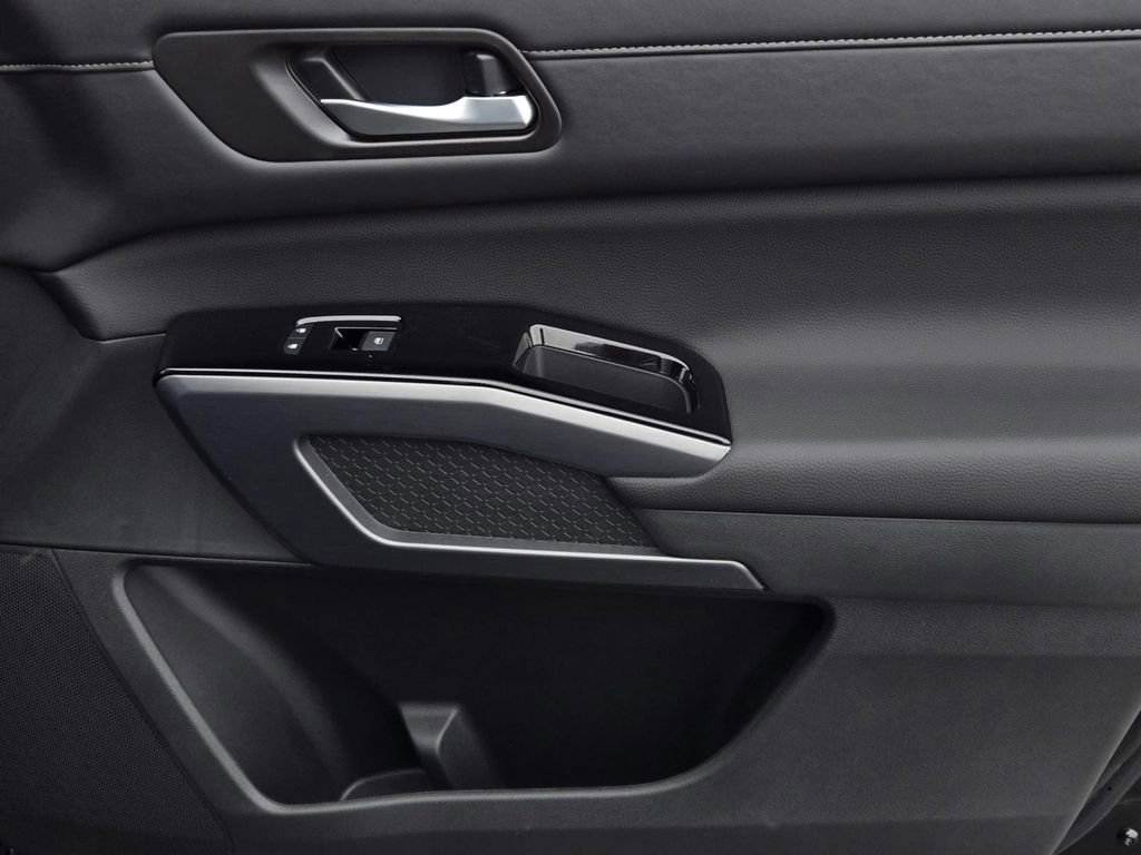 New 2026 Nissan Pathfinder SL image 8