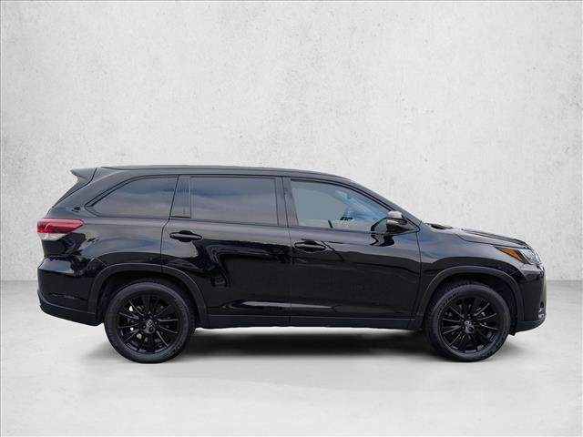 Used 2019 Toyota Highlander SE FWD image 4