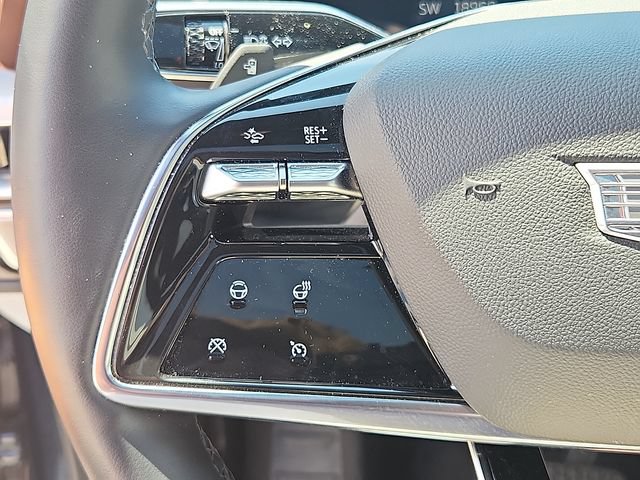 Certified 2024 Cadillac Lyriq Luxury AWD/4WD image 21