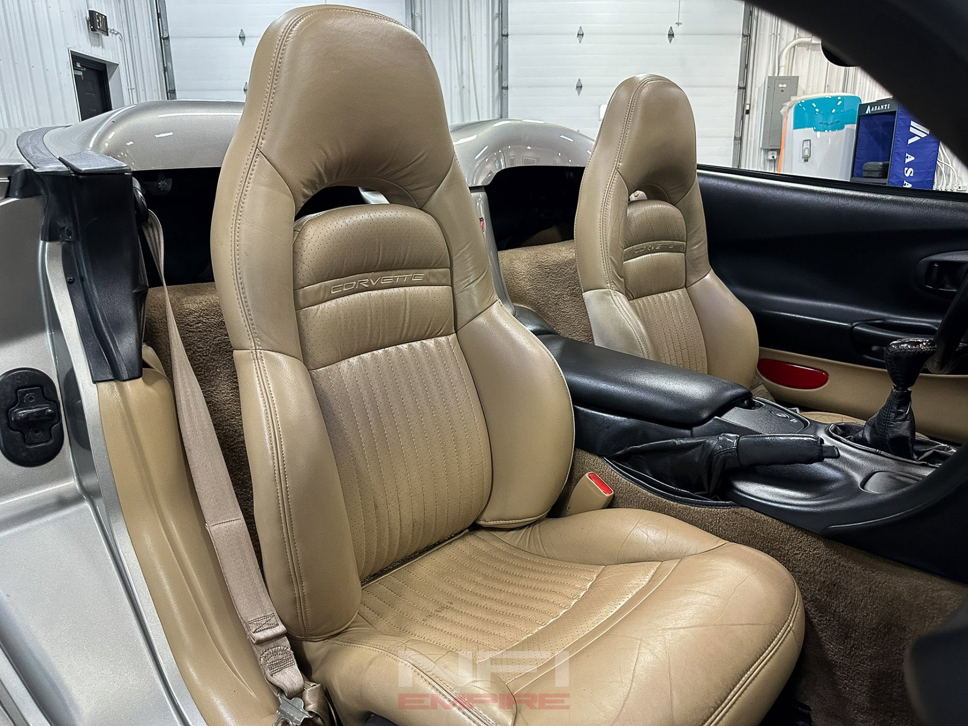 Used 2000 Chevrolet Corvette Convertible 2D w/ Memory Pkg image 43