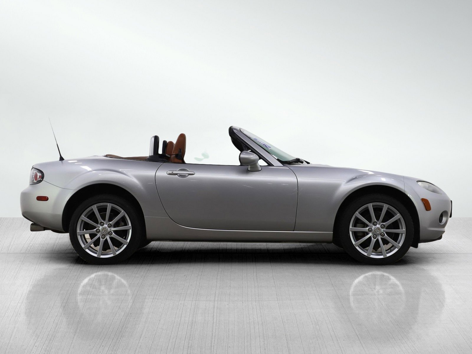 Used 2006 MAZDA MX-5 Miata Grand Touring w/ Premium Pkg image 6