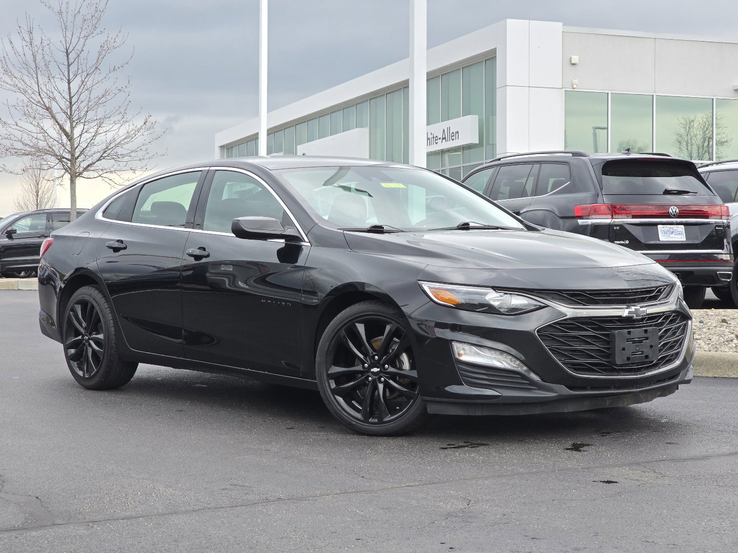 Used 2023 Chevrolet Malibu LT w/ Midnight Edition FWD image 2