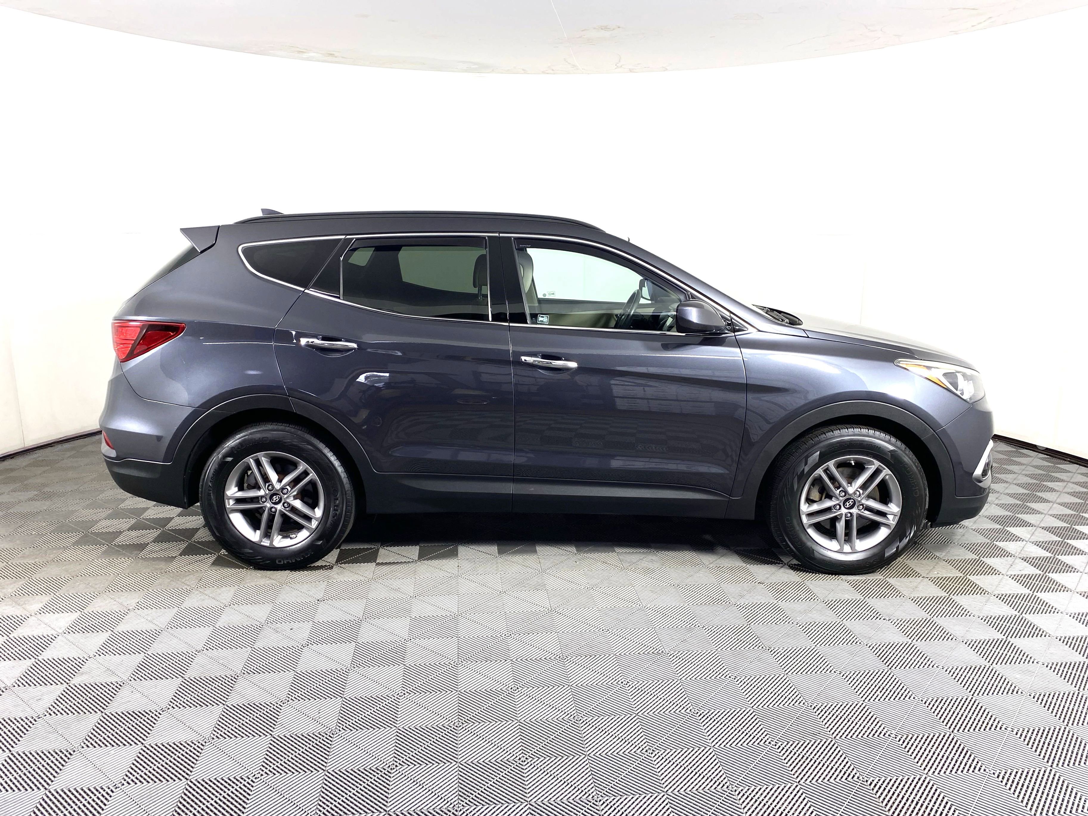 Used 2017 Hyundai Santa Fe Sport image 4