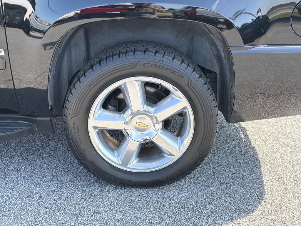 Used 2012 Chevrolet Suburban LTZ RWD image 30
