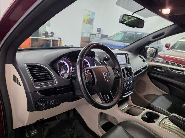 Used 2018 Dodge Grand Caravan SXT FWD image 8
