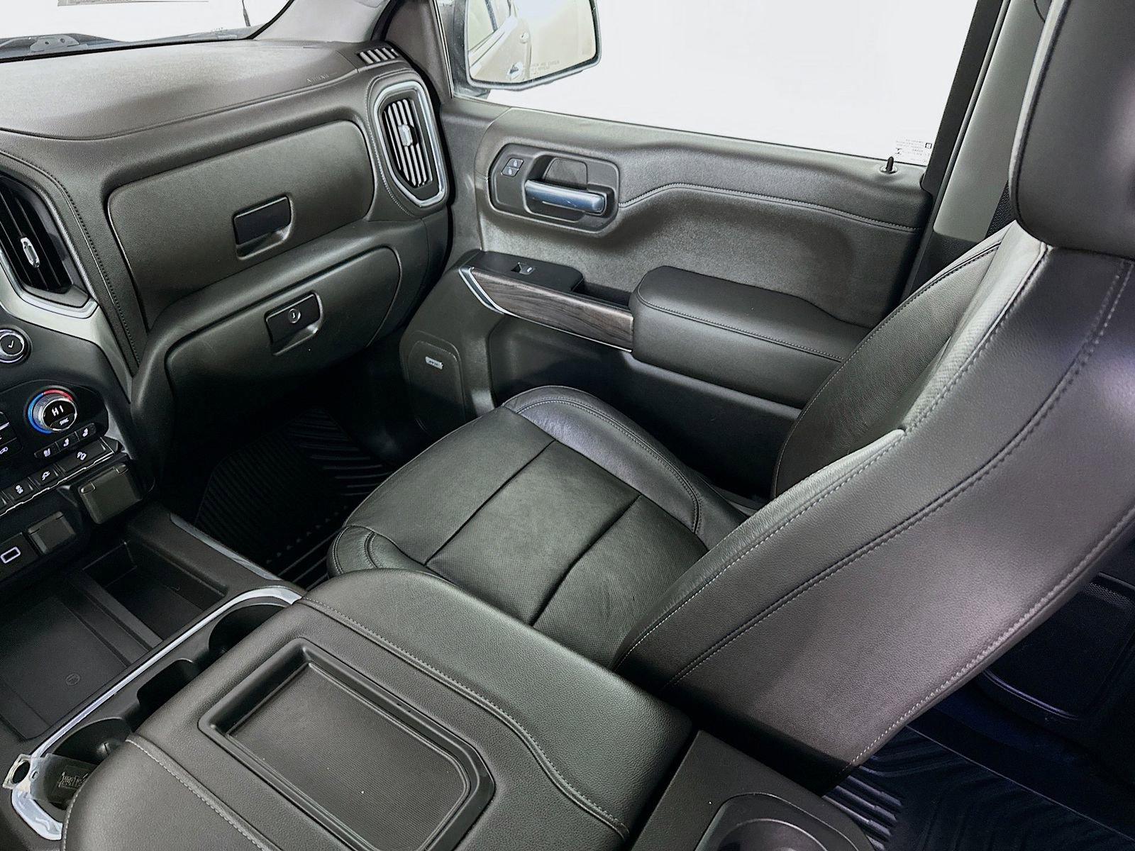 Used 2019 Chevrolet Silverado 1500 LTZ image 26