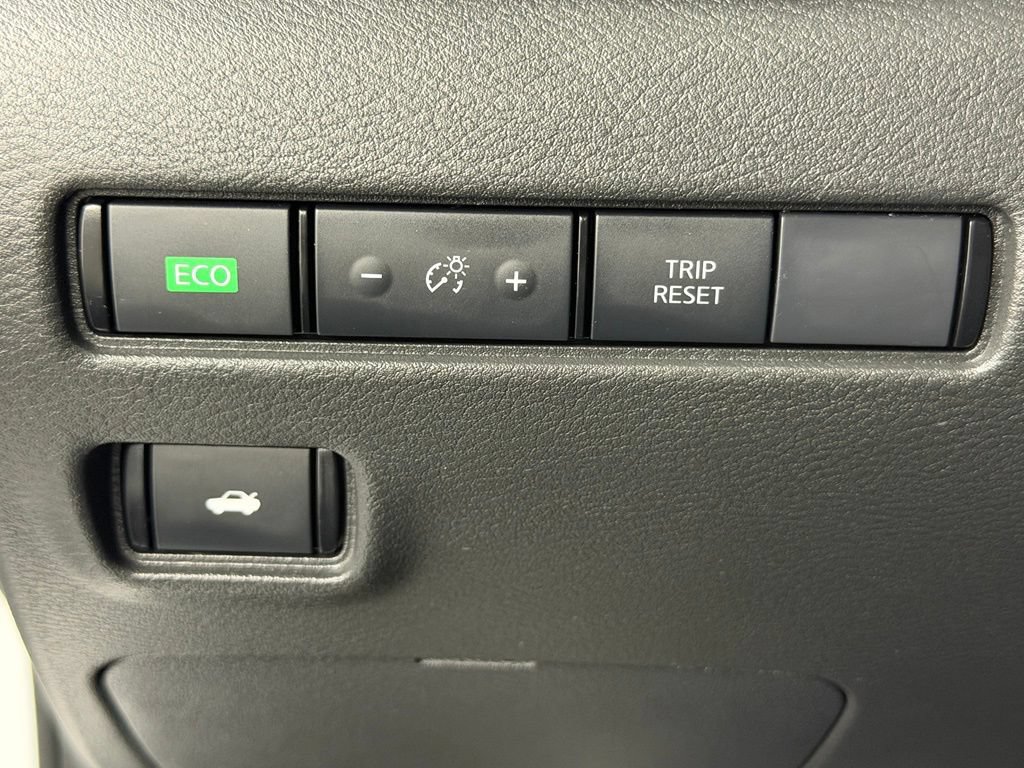 Used 2024 Nissan Sentra SV FWD image 28