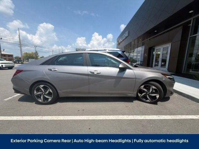 Used 2023 Hyundai Elantra Limited FWD image 4