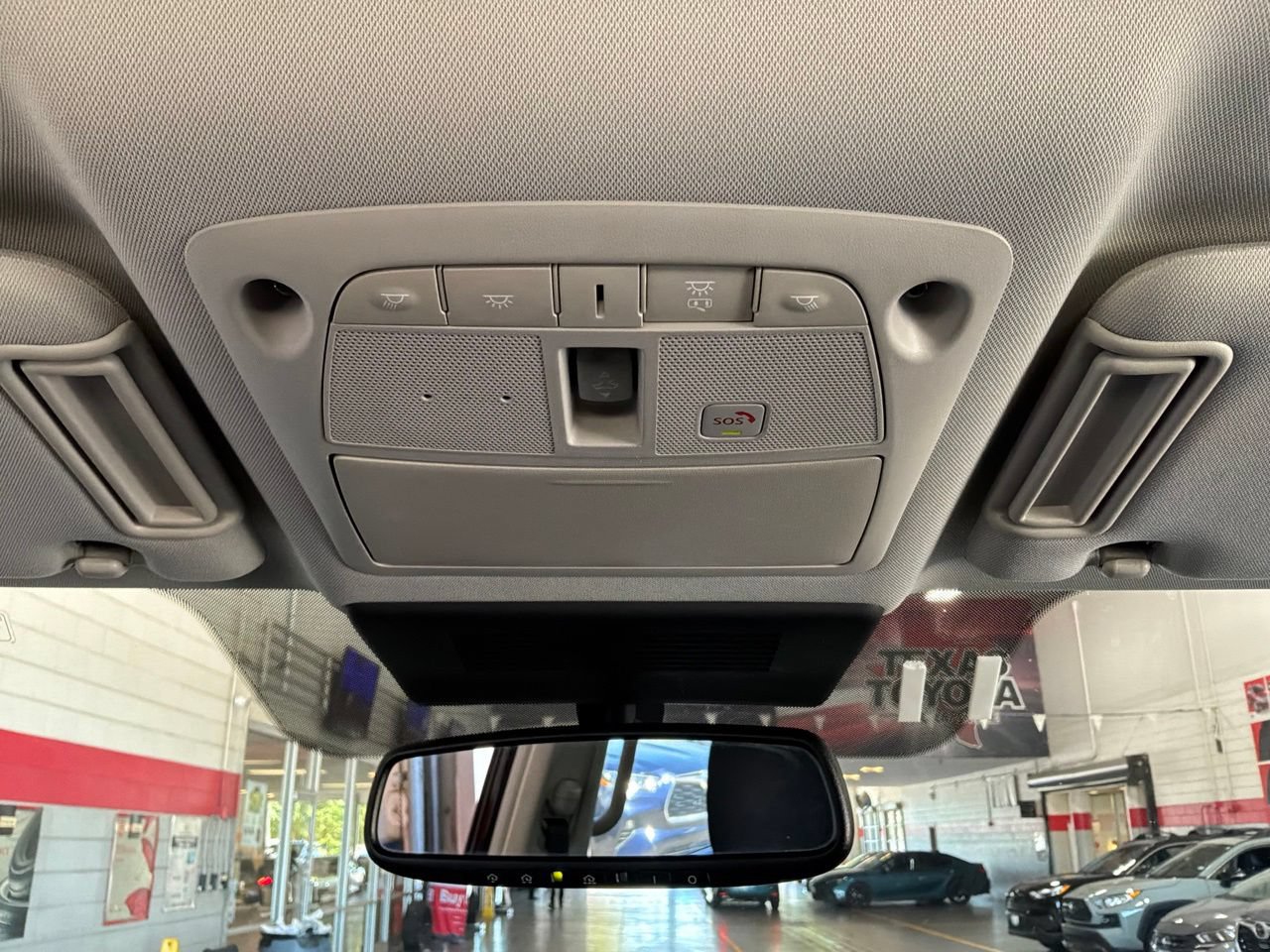 Used 2024 Nissan Armada SL RWD image 17