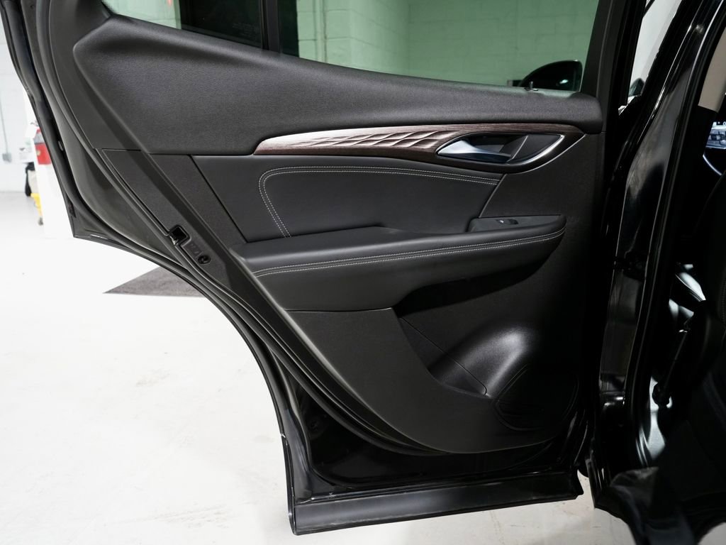 Used 2022 Buick Envision Avenir w/ Technology Package II image 28