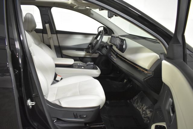 Certified 2024 Nissan Ariya AWD image 38
