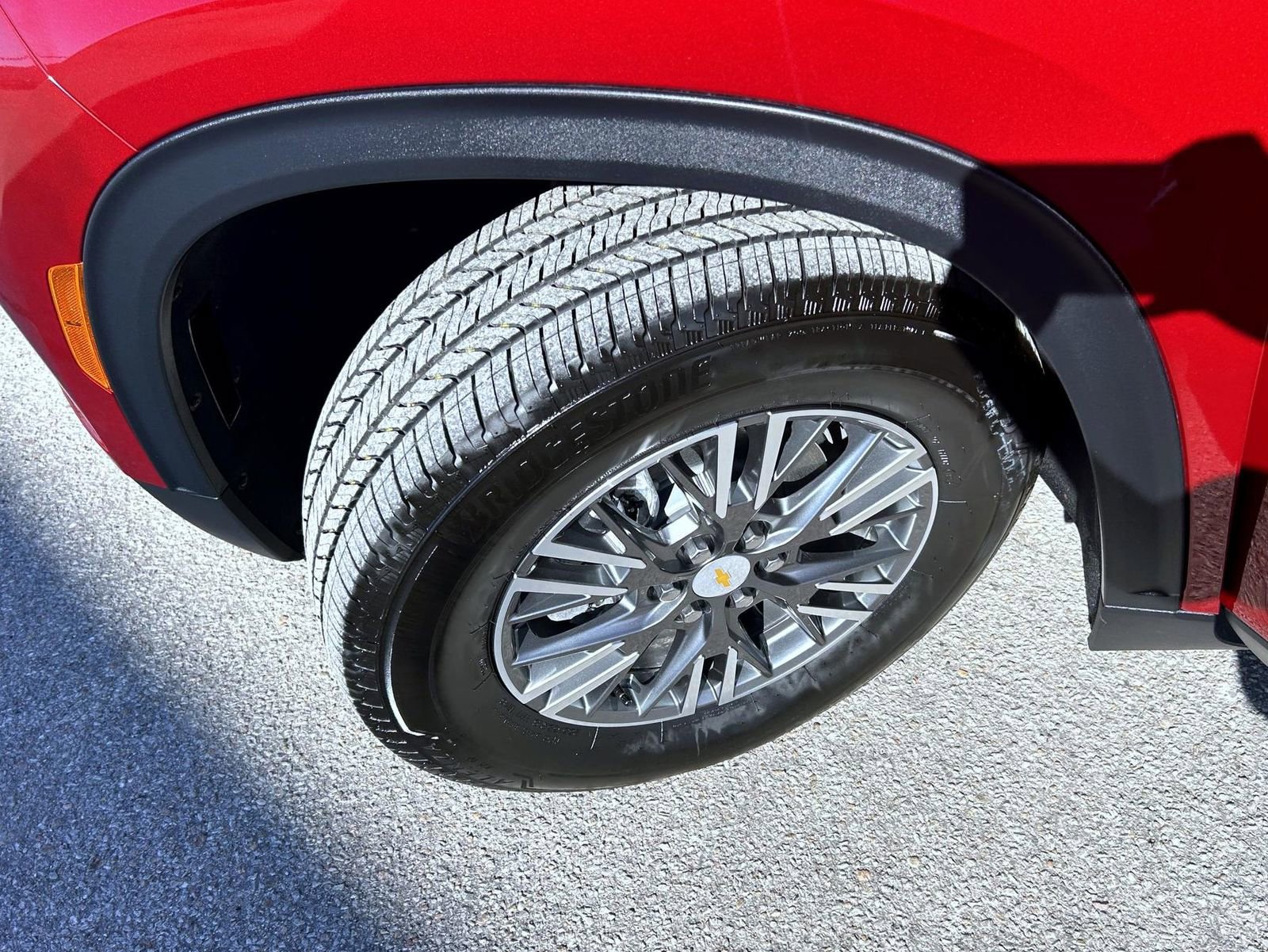 Certified 2025 Chevrolet Traverse LT w/ Driver Confidence Package image 25