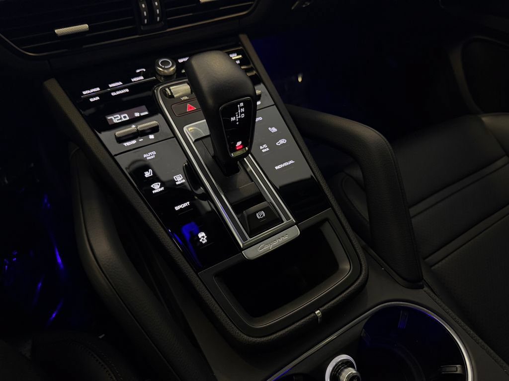 Certified 2023 Porsche Cayenne Platinum Edition AWD/4WD image 19
