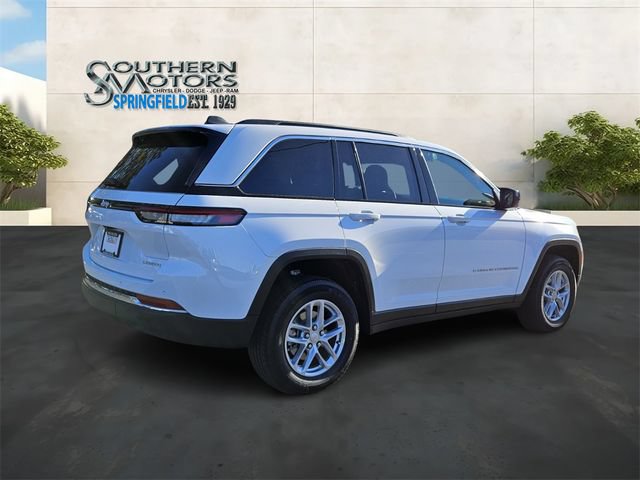 New 2025 Jeep Grand Cherokee Laredo RWD image 5