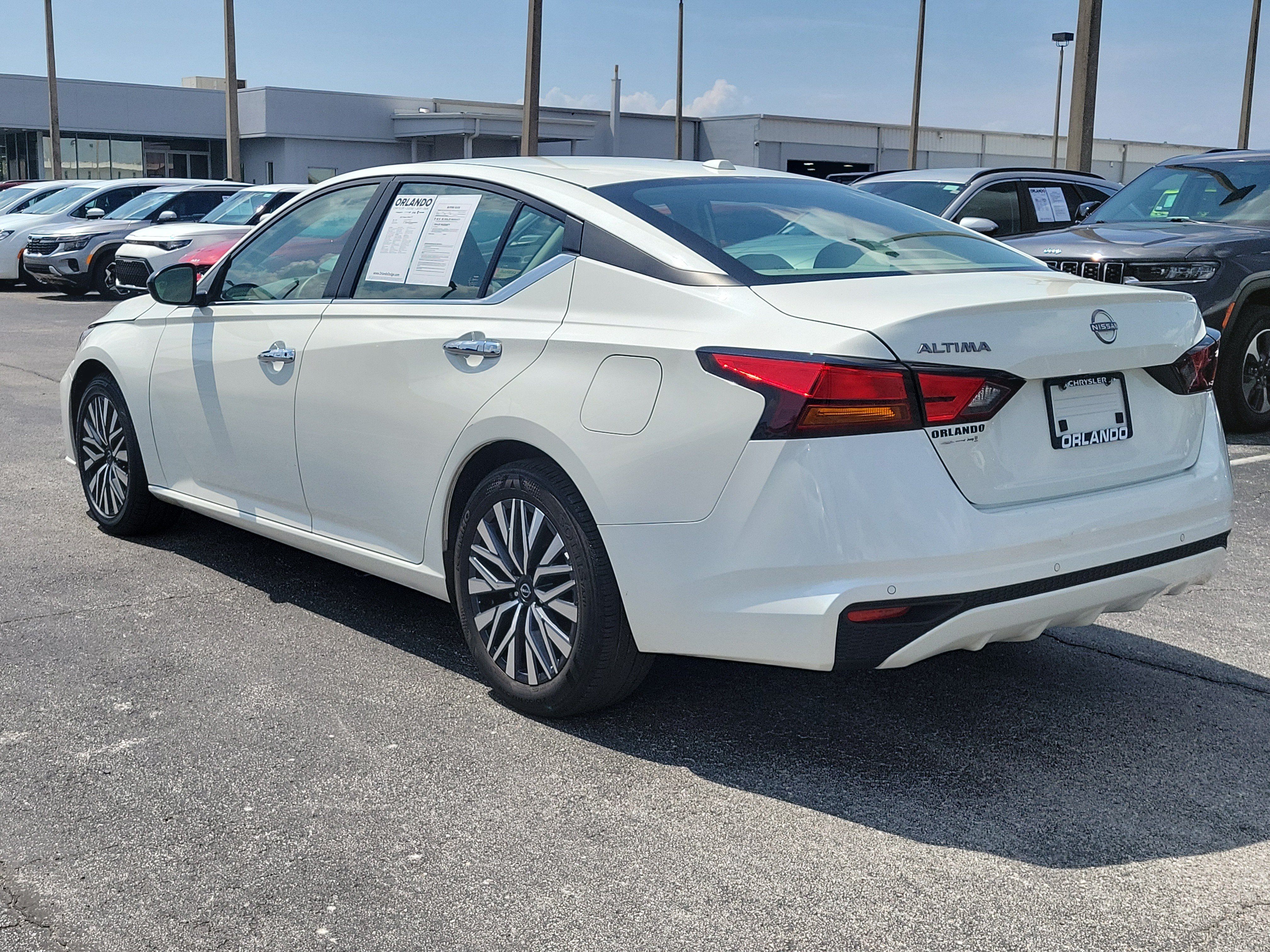 Used 2025 Nissan Altima 2.5 SV FWD image 5