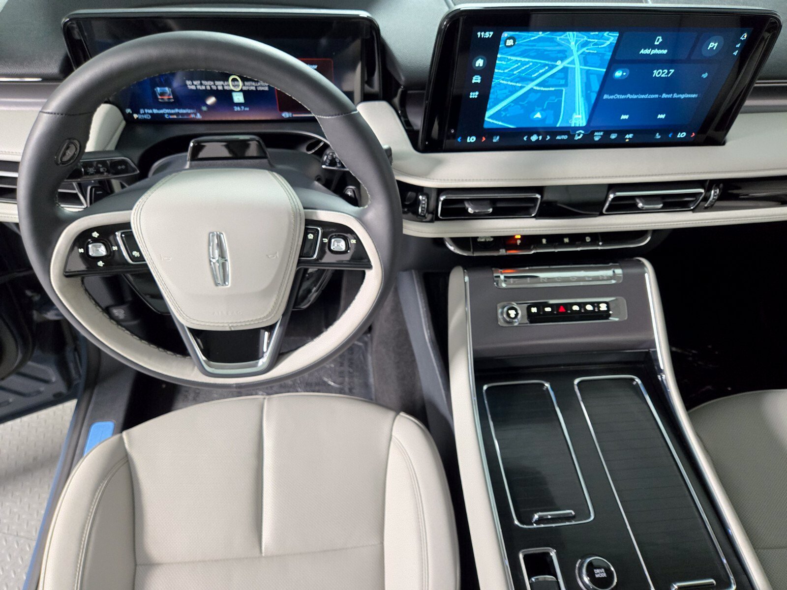 New 2026 Lincoln Aviator AWD w/ Jet Appearance Package image 17