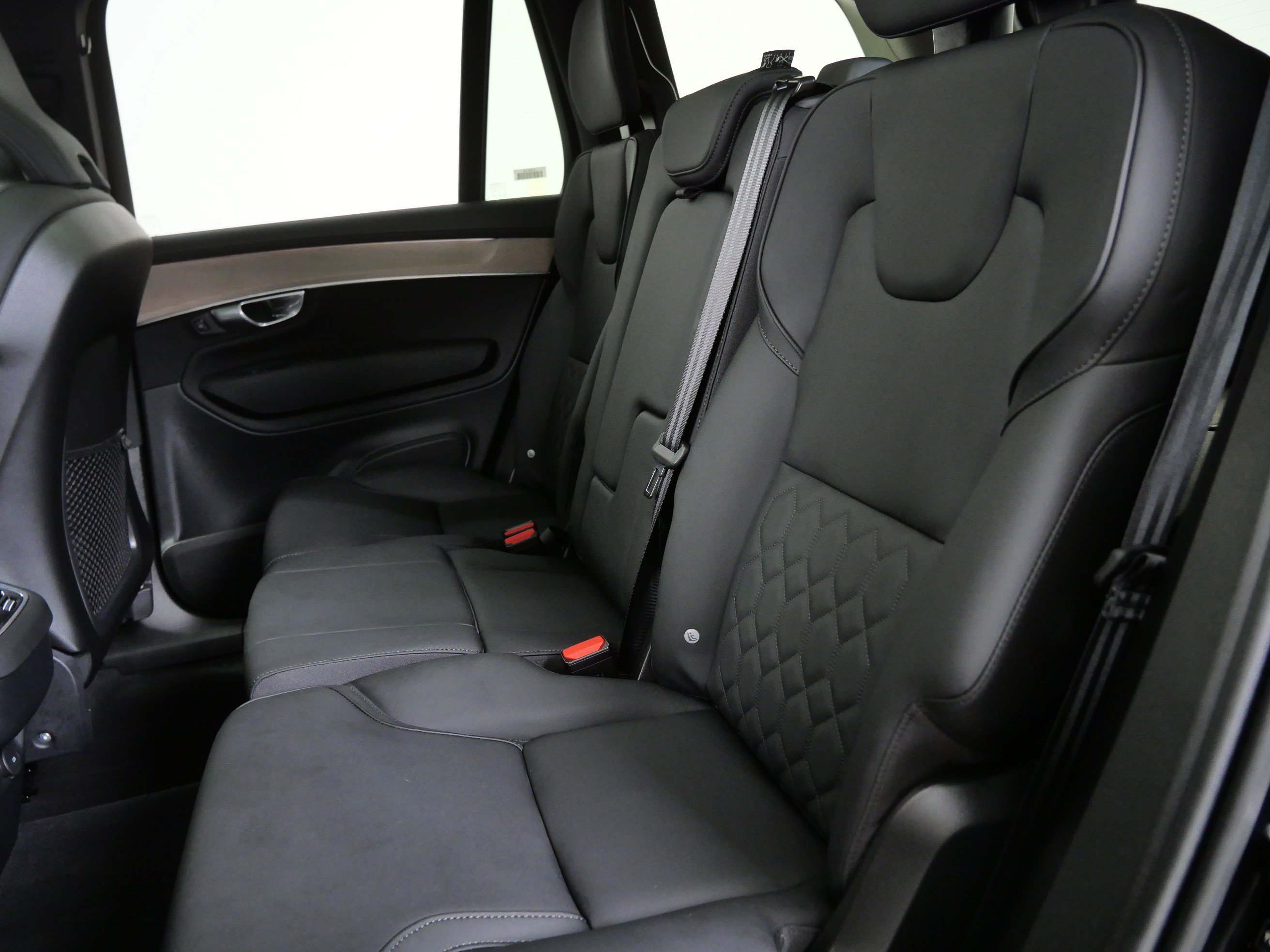 Used 2025 Volvo XC90 B6 Plus AWD/4WD image 17