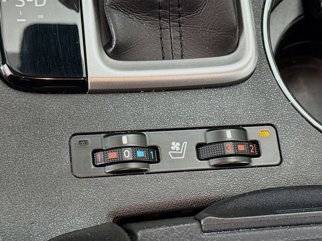 Used 2019 Toyota Highlander Limited image 21