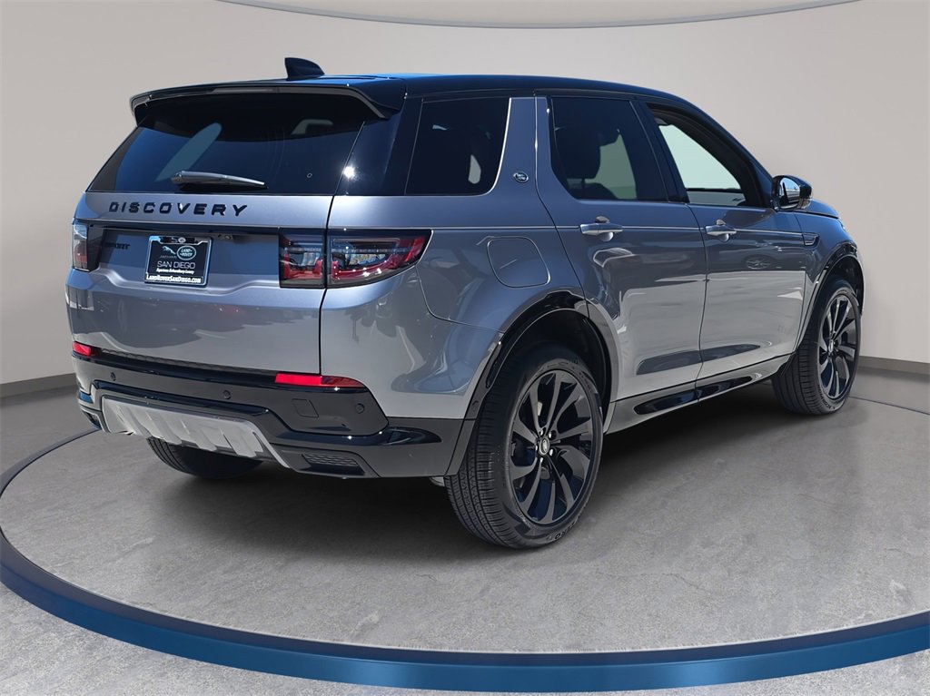 New 2025 Land Rover Discovery Sport Dynamic SE image 5