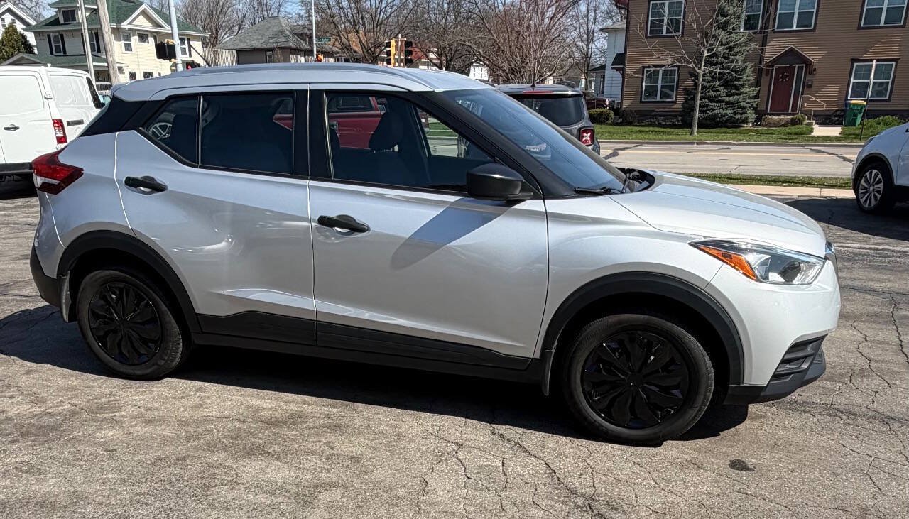 Used 2019 Nissan Kicks S FWD image 8