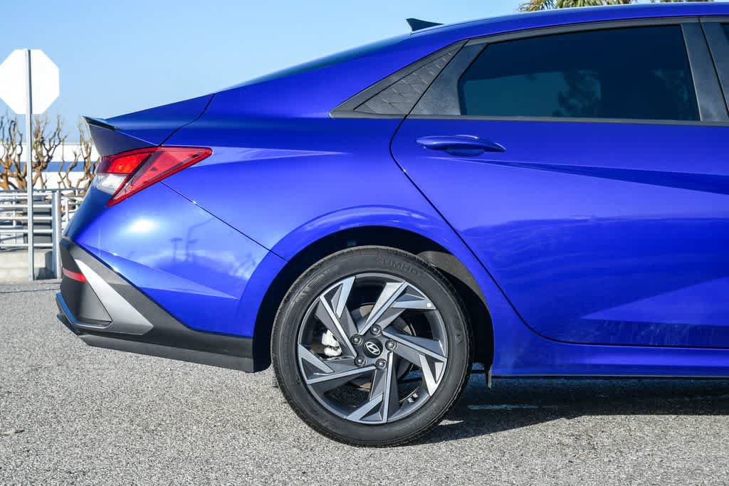 Used 2025 Hyundai Elantra Sport FWD image 10
