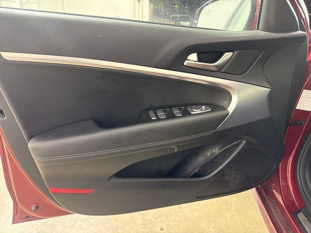 Used 2023 Genesis G70 2.0T AWD/4WD image 19