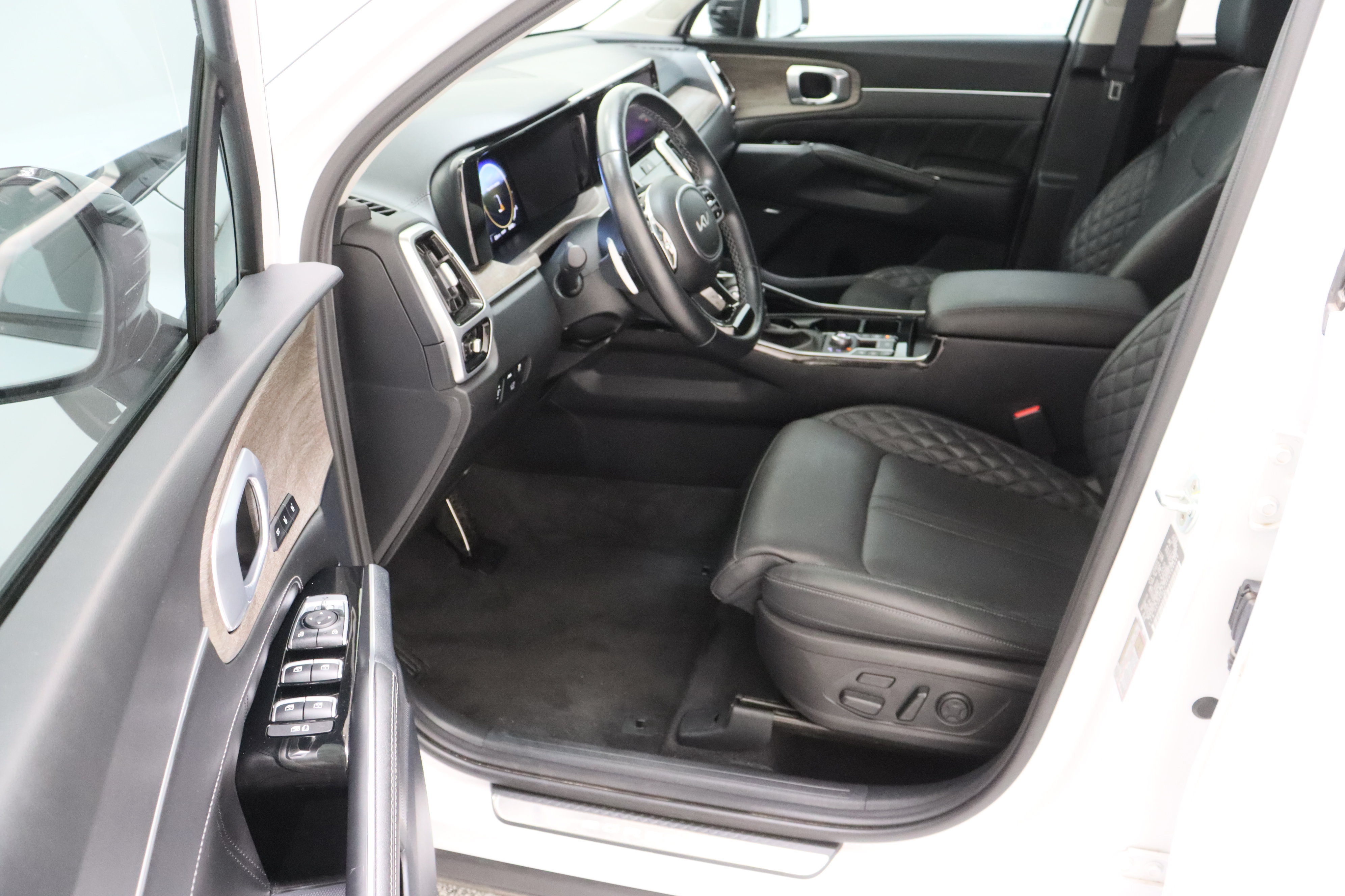Used 2023 Kia Sorento SX Prestige AWD/4WD image 14