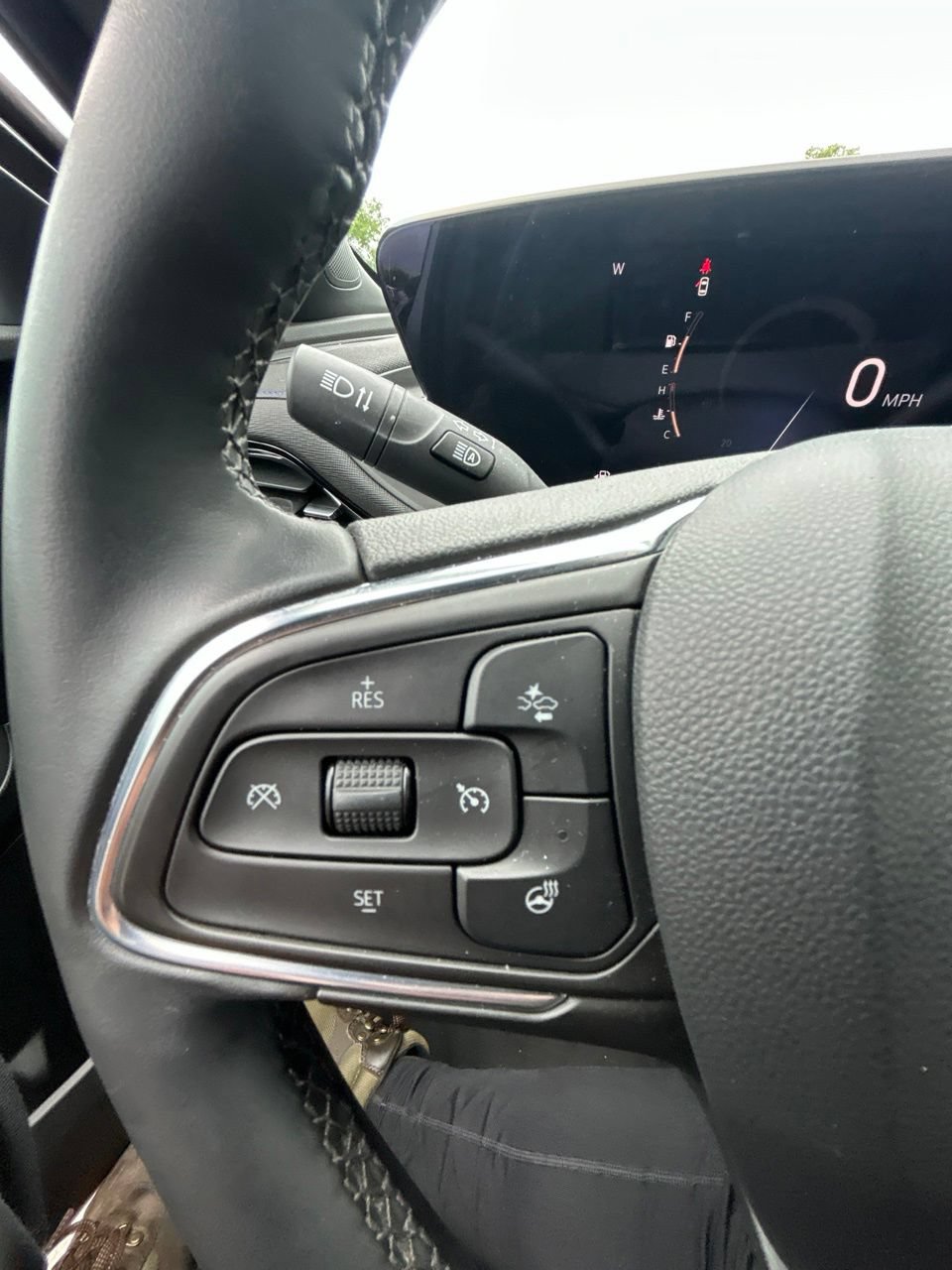 Used 2024 Buick Envista Sport Touring w/ Convenience I Package FWD image 21