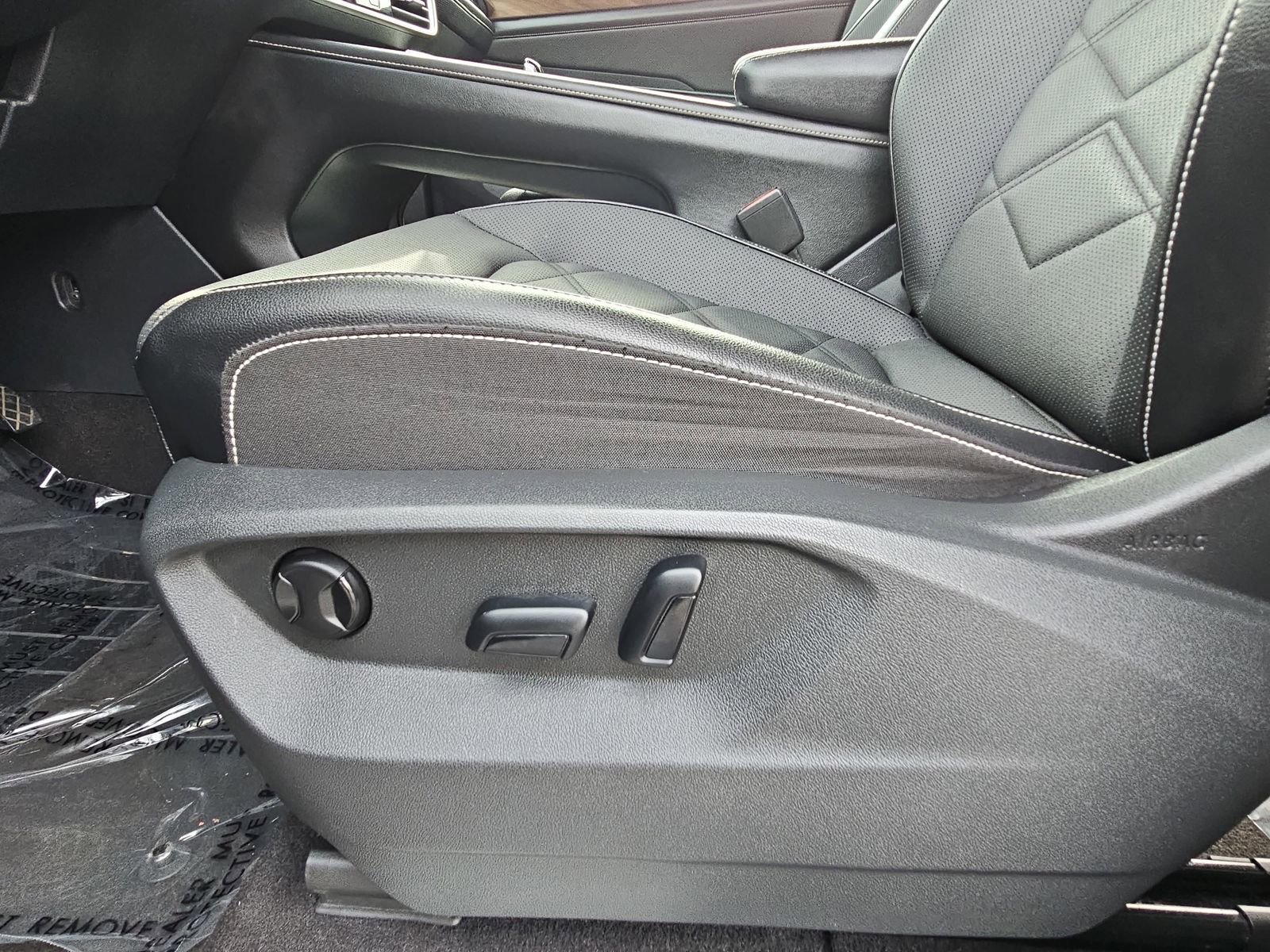 Used 2024 Volkswagen Atlas SE image 30