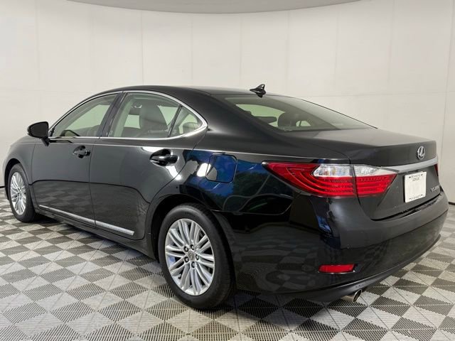 Used 2014 Lexus ES 350 w/ Luxury Package FWD image 4