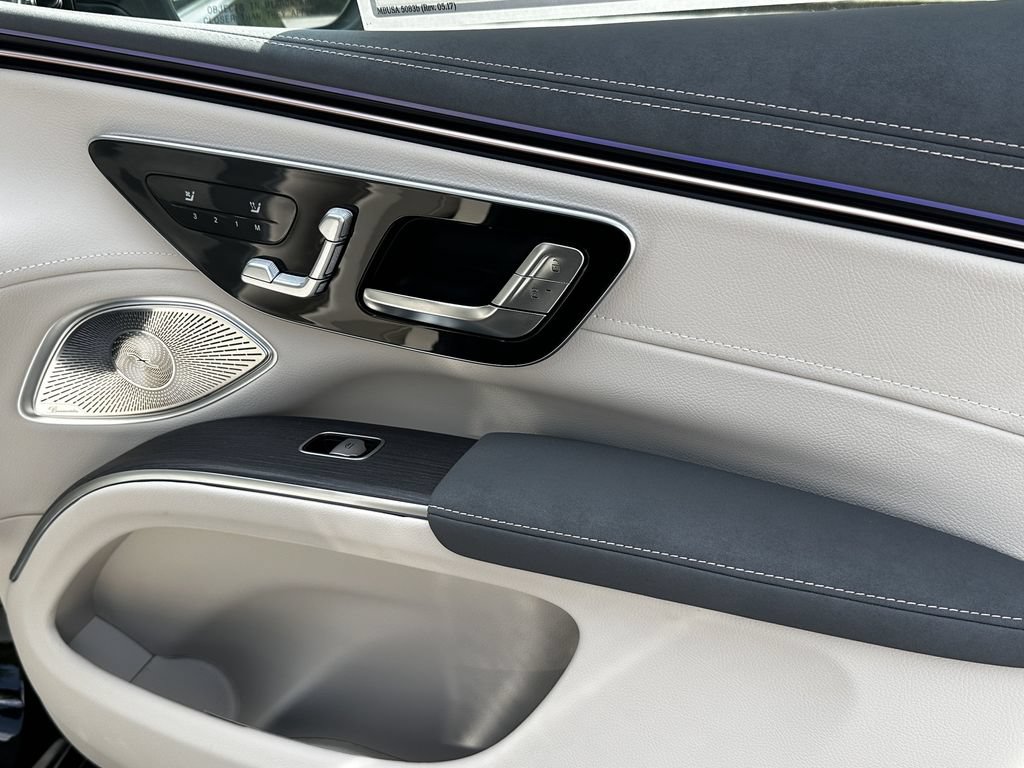 New 2027 Mercedes-Benz EQS 550 4MATIC SUV image 16