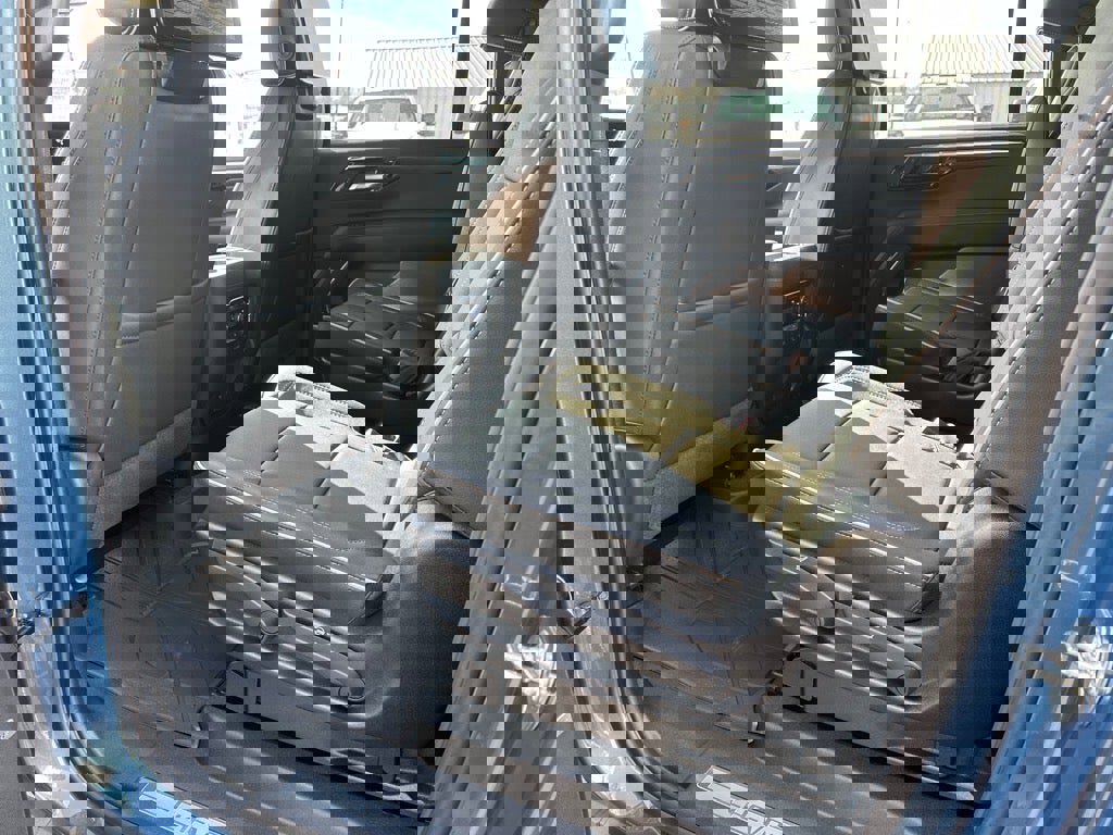 New 2026 Chevrolet Suburban Premier image 16