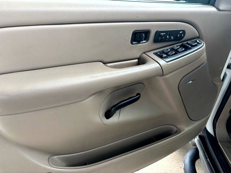 Used 2006 Chevrolet Suburban Z71 w/ Z71 Preferred Equipment Group image 19