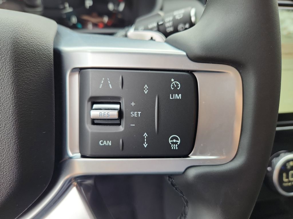 Certified 2025 Land Rover Discovery S AWD/4WD image 20