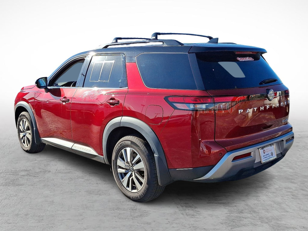 Used 2023 Nissan Pathfinder SL image 3