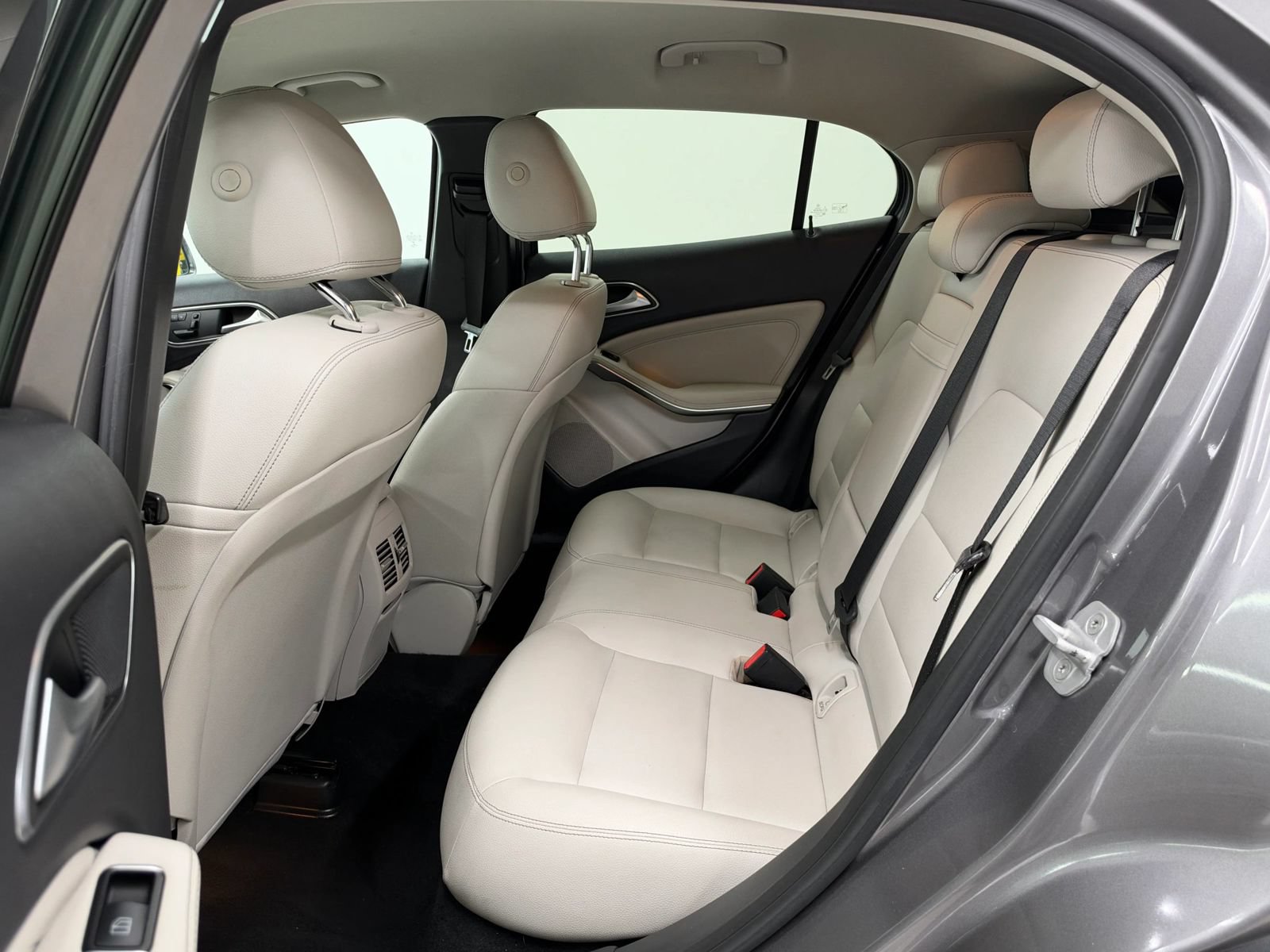 Used 2015 Mercedes-Benz GLA 250 w/ Premium Package image 30