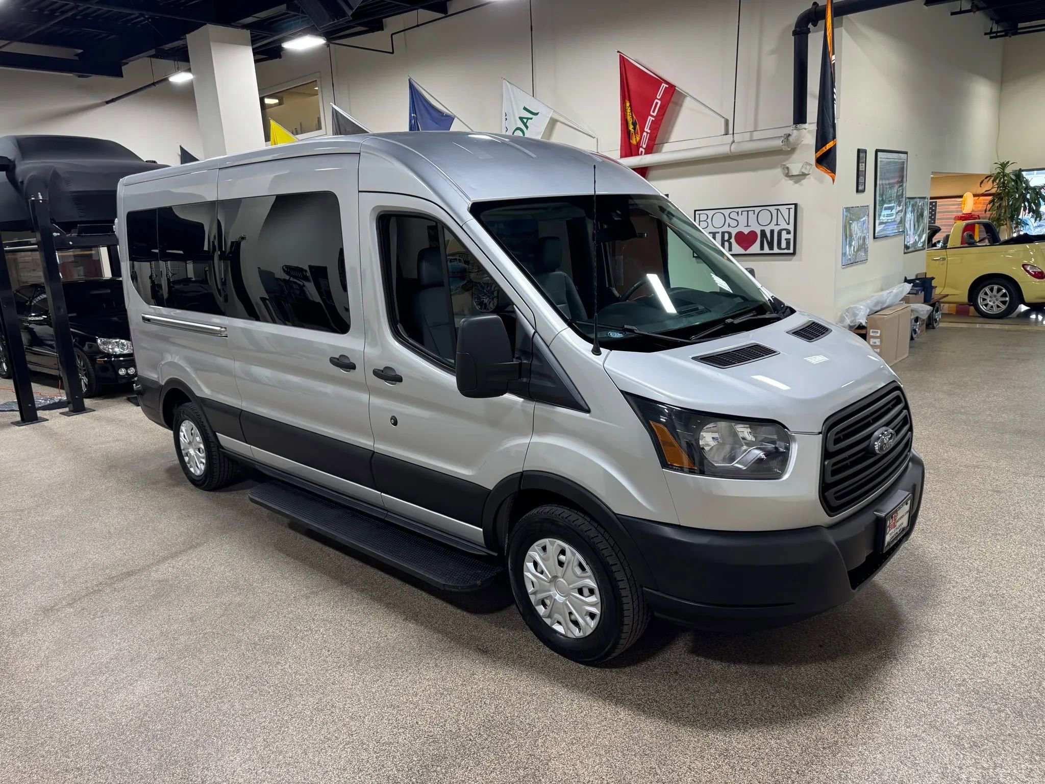 Used 2019 Ford Transit 250 148 Medium Roof image 12