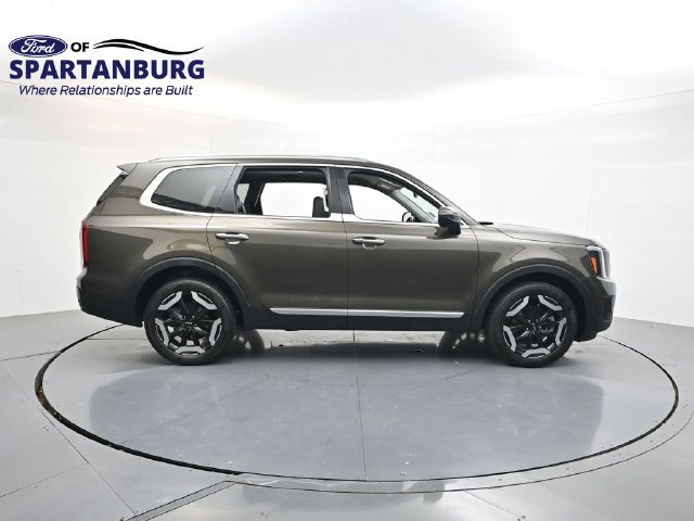 Used 2023 Kia Telluride S FWD image 8