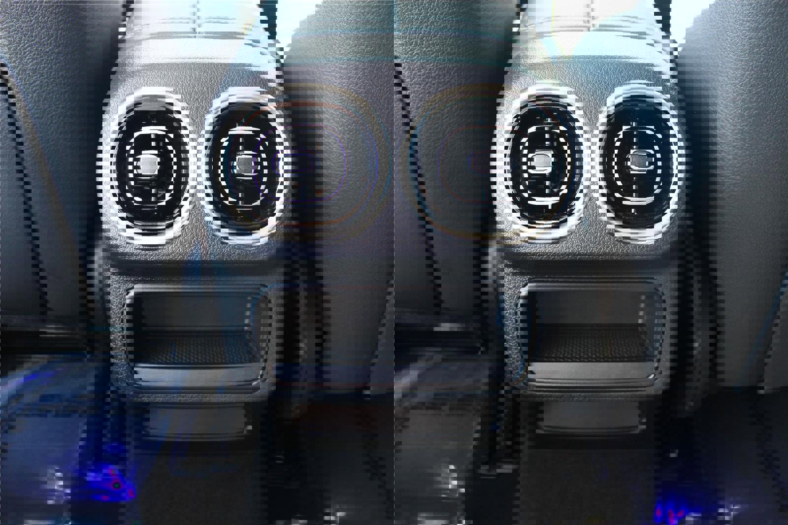 Used 2024 Mercedes-Benz GLC 300 4MATIC image 43