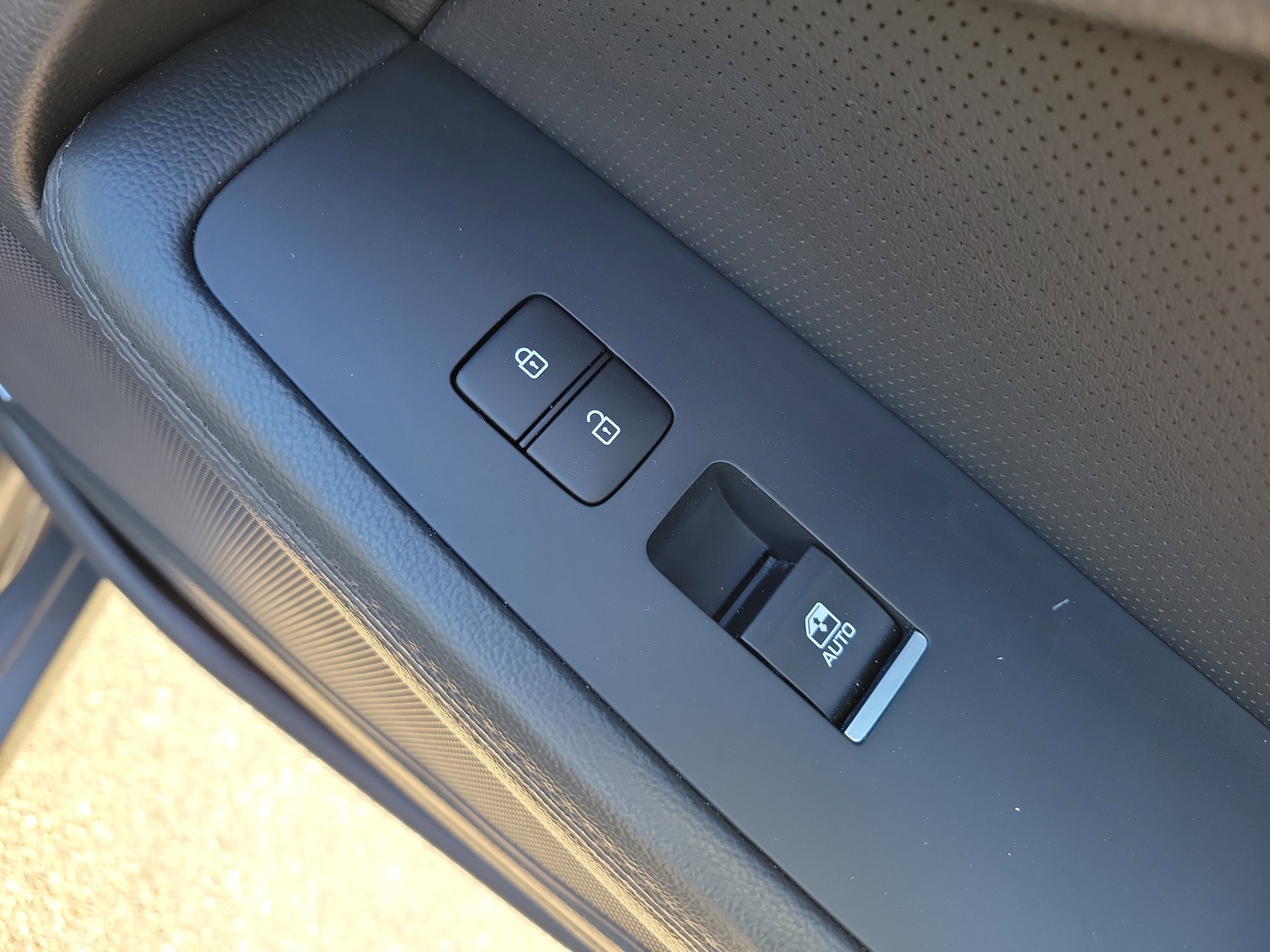 Used 2018 Genesis G80 3.8 w/ Option Group 02 image 11